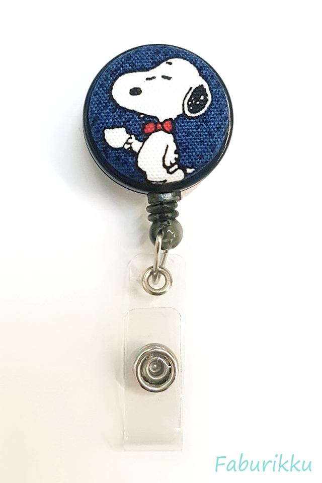 Snoopy BlackTeaCup Clip-On Badge Reel